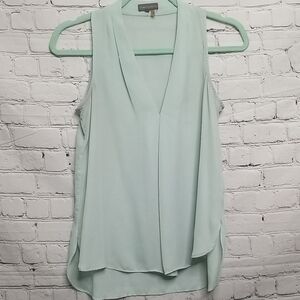Vince Camuto womens sleeveless top  v-neck size PXS Xsmall EUC